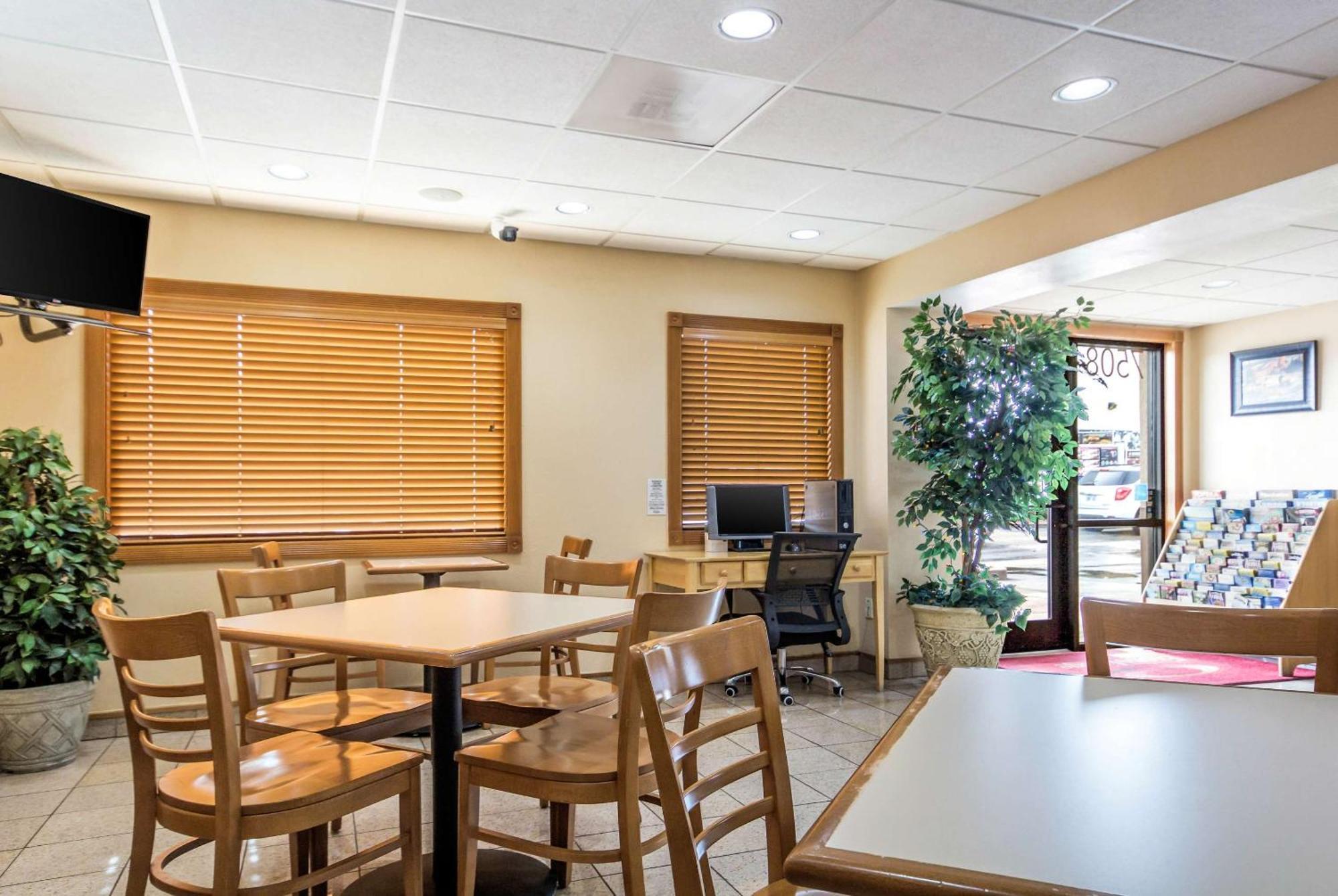Econo Lodge Inn & Suites I-35 At Shawnee Mission Overland Park Luaran gambar