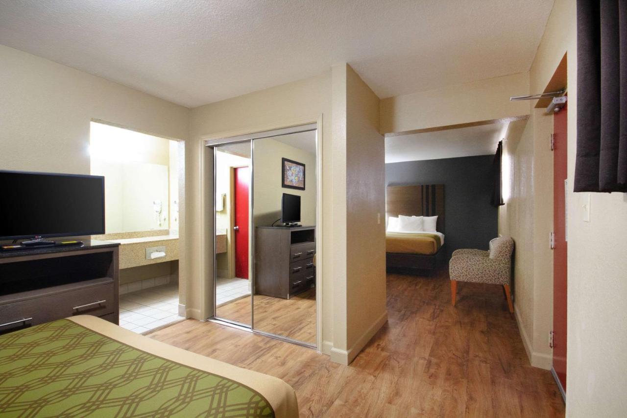 Econo Lodge Inn & Suites I-35 At Shawnee Mission Overland Park Luaran gambar